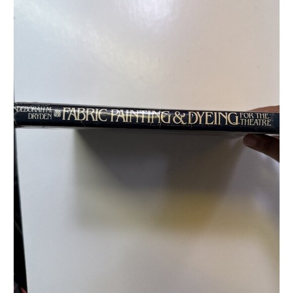 Fabric Painting & Dyeing for the Theatre by Deborah Dryden 1981 Textile Art Vtg - Picture 3 of 12